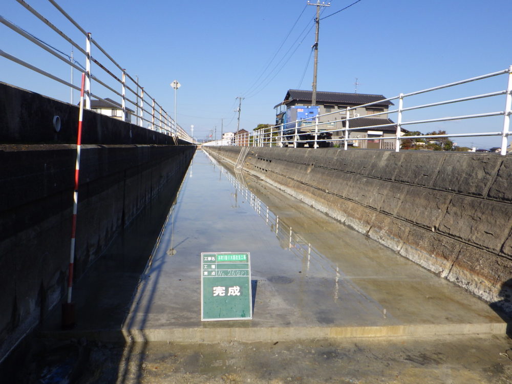 改良区本町8番川